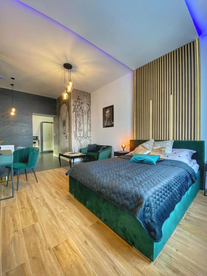 Apartment Czarny Z Jacuzzi *