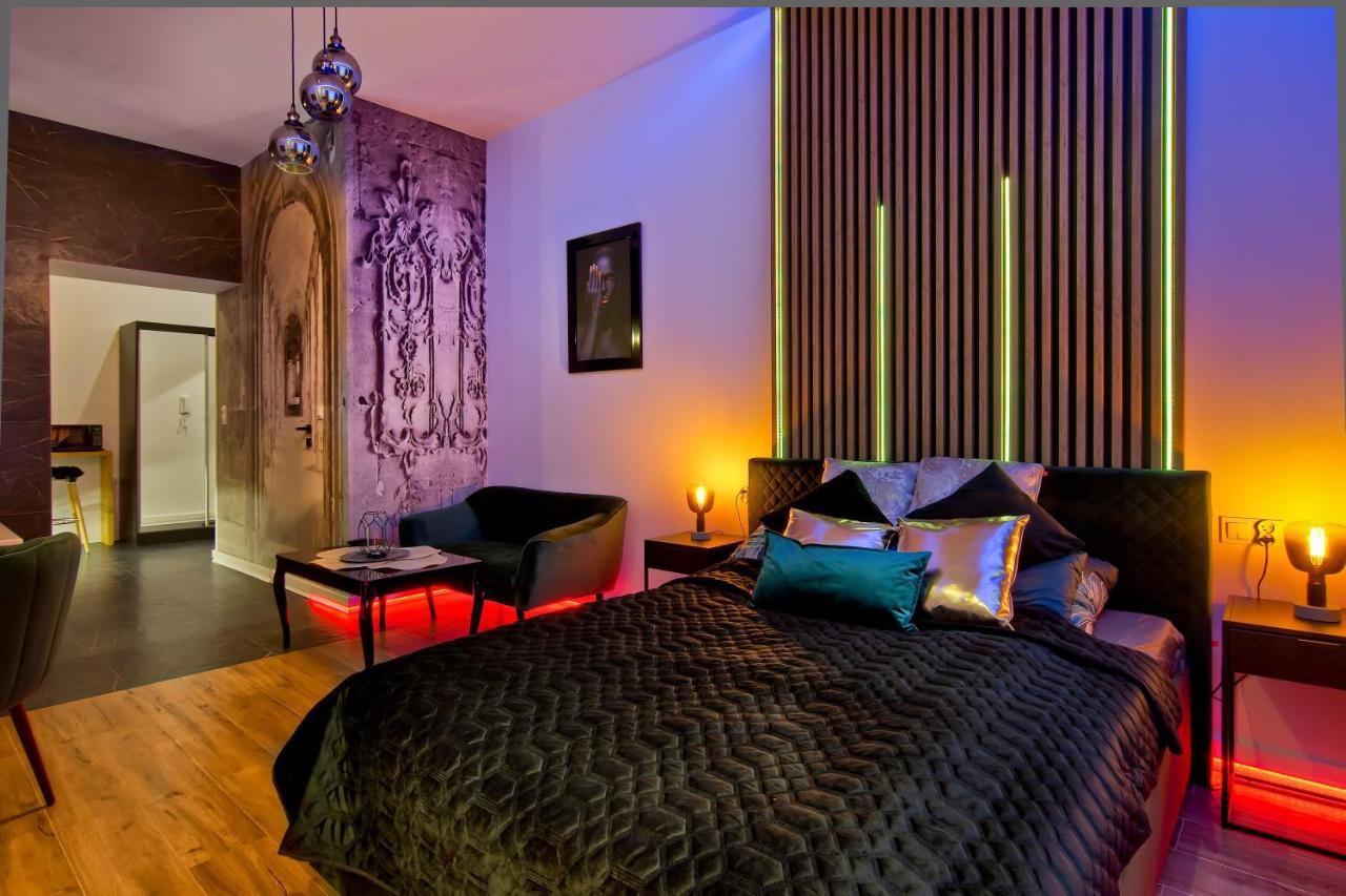 Czarny Z Jacuzzi Krakow