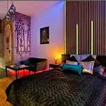 Apartament czarny z jacuzzi