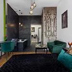 Apartament czarny z jacuzzi