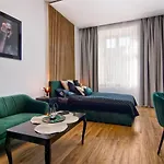 Apartament czarny z jacuzzi